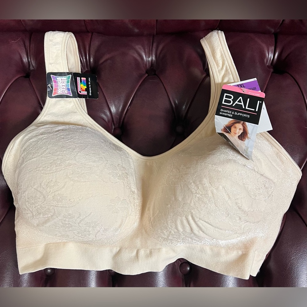 Bali Women’s Bra Size 2XL New with Tags